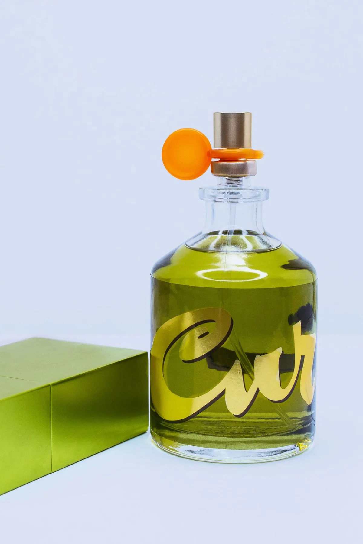 Parfum d'été vs parfum d'hiver : comment adapter son parfum aux saisons