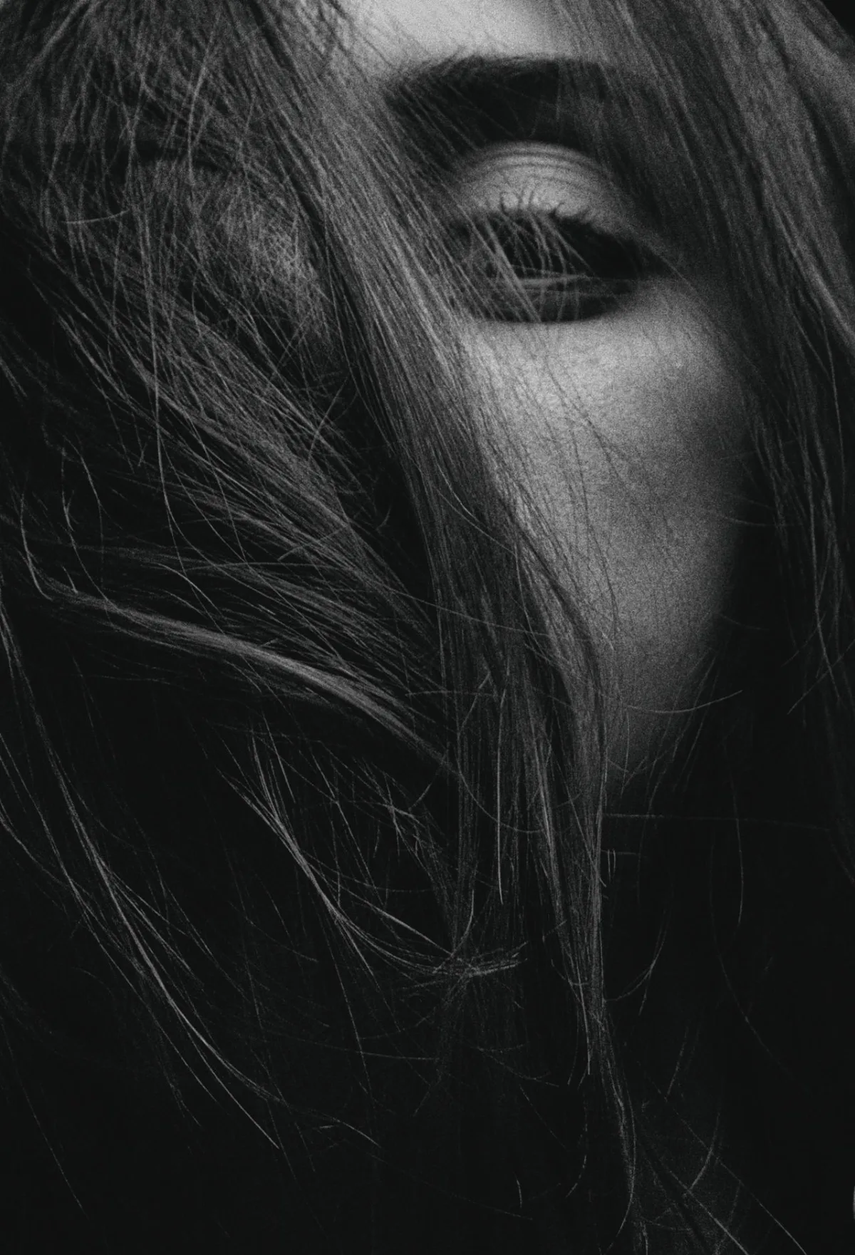 Cheveux secs et abîmés : les solutions qui fonctionnent vraiment